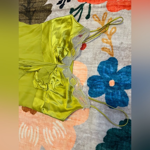 Like NEW Karen Millen Lime Green Silk Ruffle Mini Dress - Picture 2 of 8